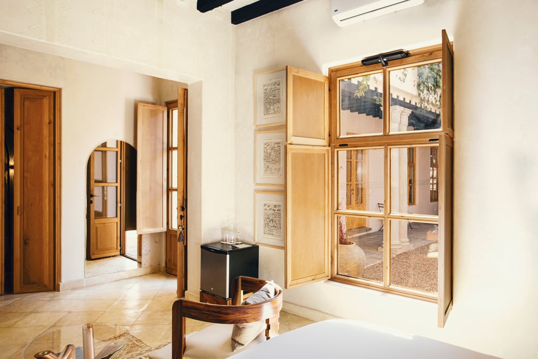 70463C65-A0CA-4CC3-8BB8-80DC712657FD_1_105_c